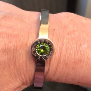 Stainless steel bangle bracelet